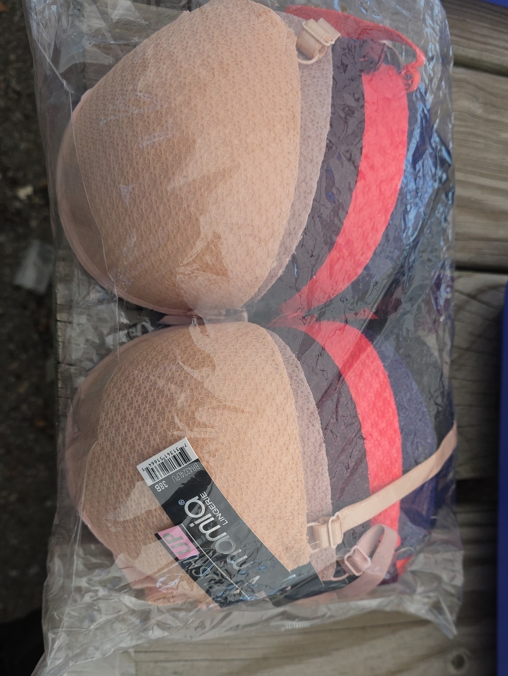 6-Pack Women’s Push-Up Bras – 6 Different Colors – New